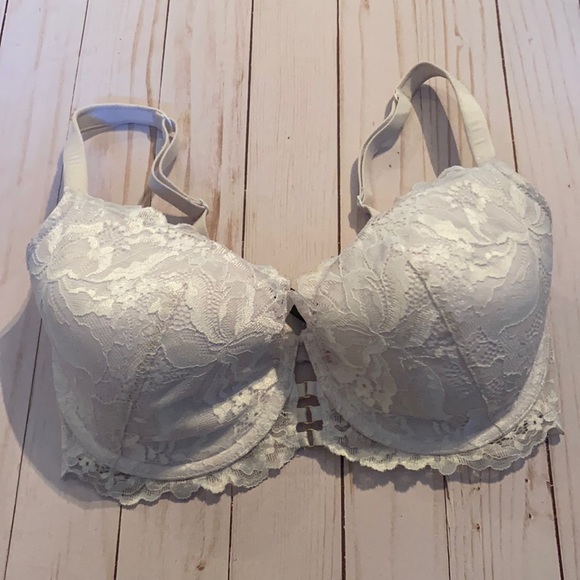 ⭐️2/50⭐️ La Senza White Lace So Free Bra
